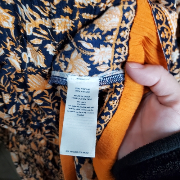 LAST CHANCE Faherty Dobby Dress Navy India Flora - Picture 2 of 4